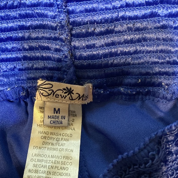 Women’s Newmix blue shorts size medium - Picture 3 of 3